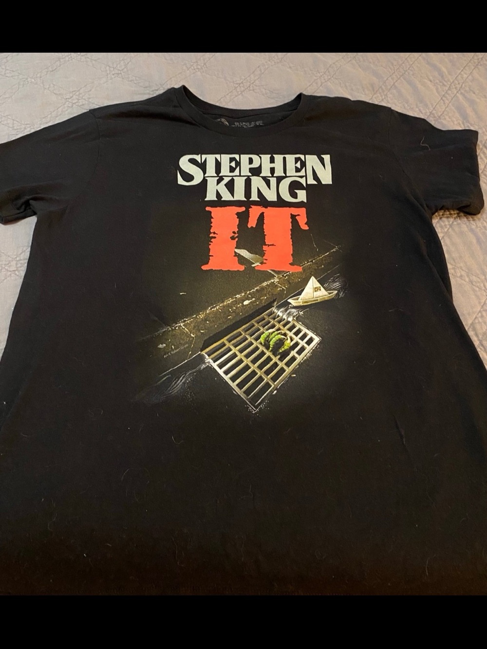 Vintage Stephen King Black 'IT' Short-Sleeve Tee